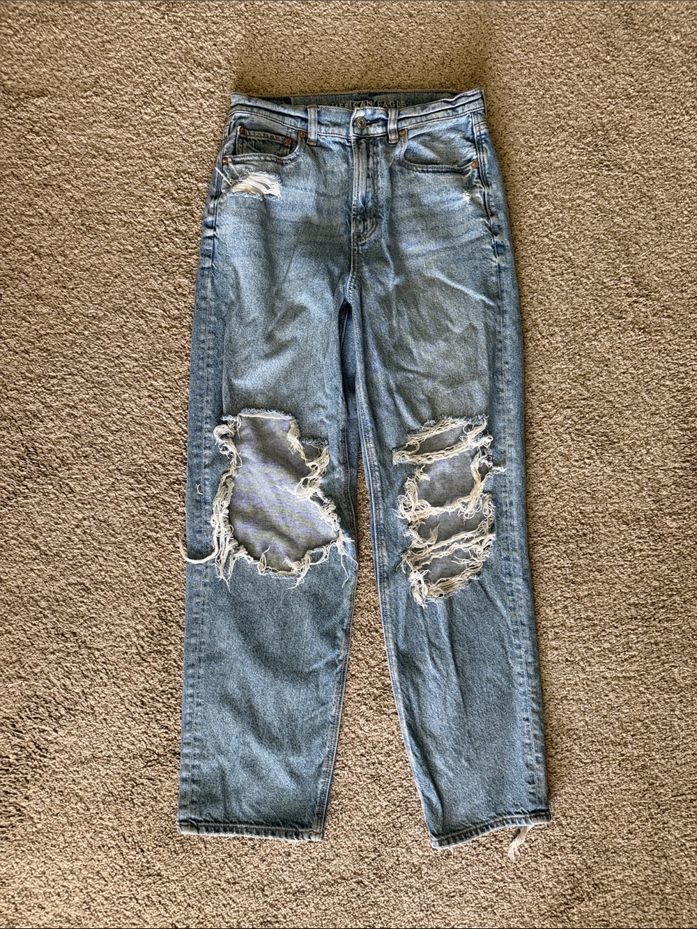 American Eagle Strigid Distressed Light Blue High-Waist Ripped Jeans
